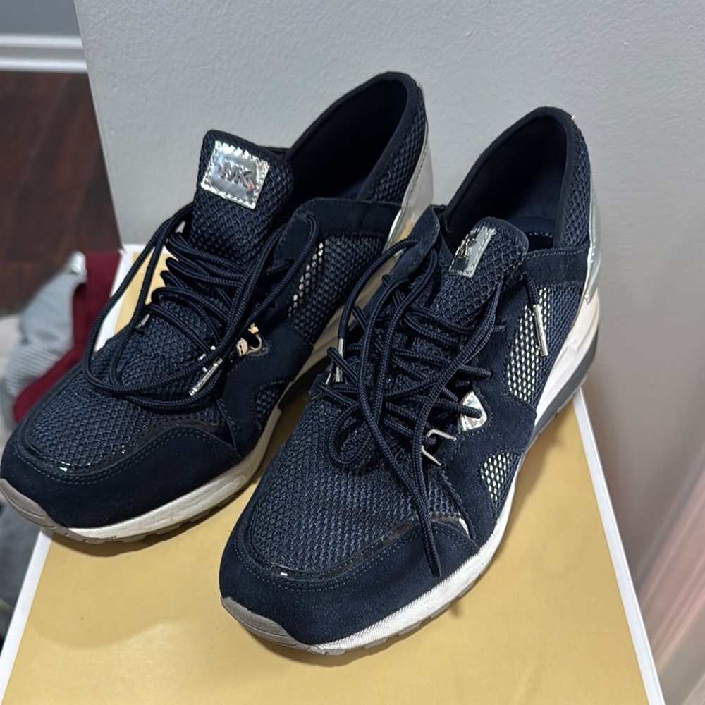 Men's Black and White Sneakers